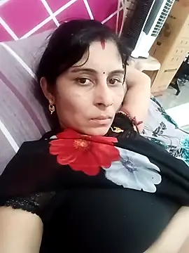 Hot ree85 online show from 04/12/26, 12:19