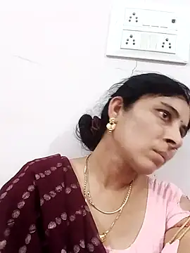 Snapshot of Hot_ree85 chatting on 04/25/26, 06:49 Hot ree85 online show from 04/25/26, 06:49