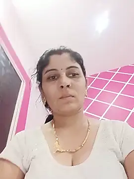 Snapshot of Hot_ree85 chatting on 06/05/26, 01:54 Hot ree85 online show from 06/05/26, 01:54