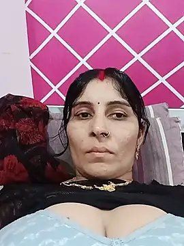 Snapshot of Hot_ree85 chatting on 06/18/26, 09:36 Hot ree85 online show from 06/18/26, 09:36