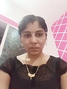 Snapshot of Hot_ree85 chatting on 05/15/26, 01:09 Hot ree85 online show from 05/15/26, 01:09