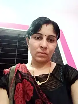 Snapshot of Hot_ree85 chatting on 06/10/26, 11:44 Hot ree85 online show from 06/10/26, 11:44