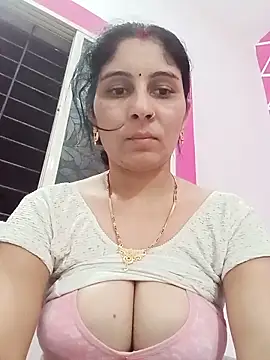 Snapshot of Hot_ree85 chatting on 05/31/26, 06:30 Hot ree85 online show from 05/31/26, 06:30