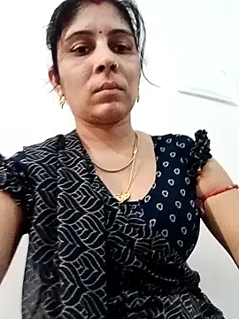 Snapshot of Hot_ree85 chatting on 04/23/26, 12:51 Hot ree85 online show from 04/23/26, 12:51