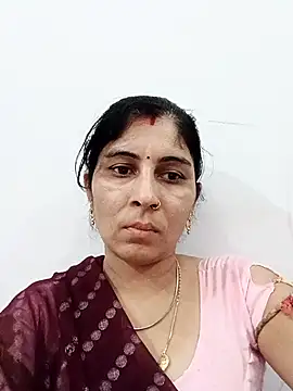 Snapshot of Hot_ree85 chatting on 05/05/26, 10:29 Hot ree85 online show from 05/05/26, 10:29