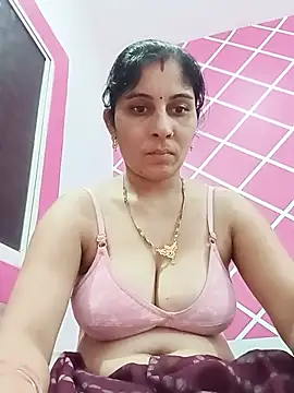 Snapshot of Hot_ree85 chatting on 06/20/26, 10:53 Hot ree85 online show from 06/20/26, 10:53