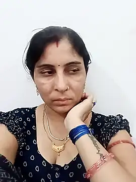 Hot ree85 online show from 04/17/26, 11:46