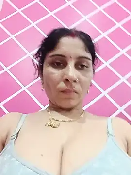 Snapshot of Hot_ree85 chatting on 06/19/26, 04:07 Hot ree85 online show from 06/19/26, 04:07