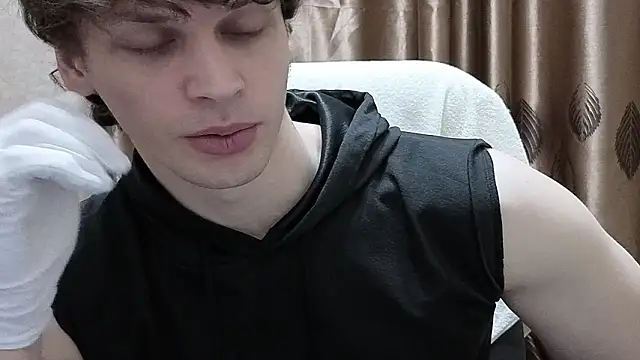 Snapshot of ShyDarko chatting on 02/04/26, 03:40 ShyDarko online show from 02/04/26, 03:40