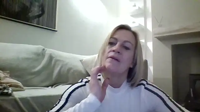 Milfshake227 online show from 03/01/26, 12:10