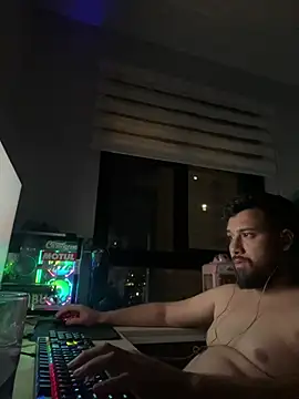 NinoEstouranel online show from 01/12/26, 05:03