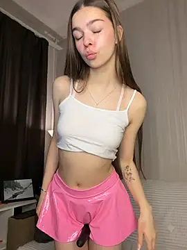 SkylineBliss online show from 03/07/26, 02:40