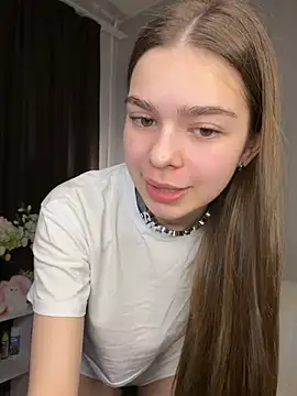 Snapshot of SkylineBliss chatting on 05/30/26, 04:19 SkylineBliss online show from 05/30/26, 04:19