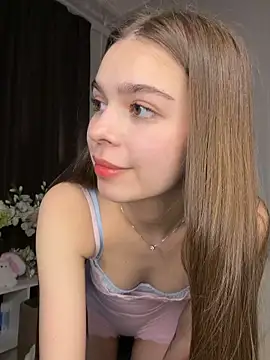 Snapshot of SkylineBliss chatting on 06/16/26, 01:11 SkylineBliss online show from 06/16/26, 01:11