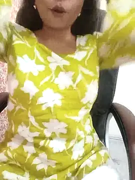 Hot Twinkle online show from 04/02/26, 08:43