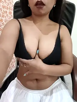 Hot Twinkle online show from 04/10/26, 07:26