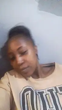 Snapshot of CocoButterxox chatting on 04/23/26, 01:13 CocoButterxox online show from 04/23/26, 01:13