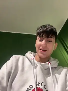 Snapshot of ravenryx chatting on 02/10/26, 03:33 ravenryx online show from 02/10/26, 03:33