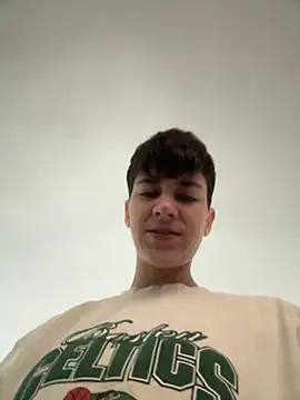 Snapshot of ravenryx chatting on 02/07/26, 03:31 ravenryx online show from 02/07/26, 03:31