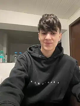 Snapshot of ravenryx chatting on 02/19/26, 03:53 ravenryx online show from 02/19/26, 03:53