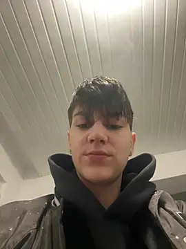 Snapshot of ravenryx chatting on 01/10/26, 06:20 ravenryx online show from 01/10/26, 06:20