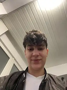 Snapshot of ravenryx chatting on 03/04/26, 03:31 ravenryx online show from 03/04/26, 03:31