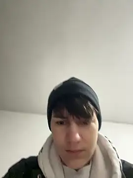 Snapshot of ravenryx chatting on 01/15/26, 05:22 ravenryx online show from 01/15/26, 05:22