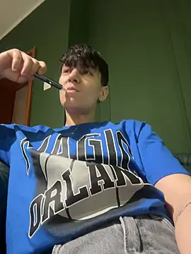 Snapshot of ravenryx chatting on 02/28/26, 04:39 ravenryx online show from 02/28/26, 04:39