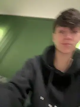 Snapshot of ravenryx chatting on 02/24/26, 03:24 ravenryx online show from 02/24/26, 03:24