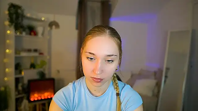 MilaBunny2000 online show from 02/27/26, 09:53