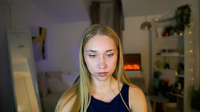 MilaBunny2000 online show from 02/10/26, 09:30