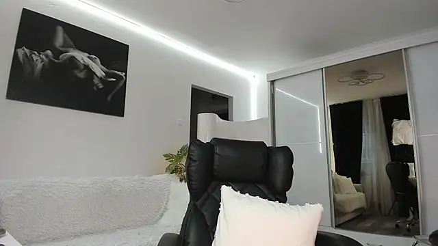 Ivy Bellee online show from 04/02/26, 05:25