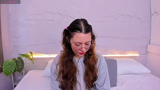 Snapshot of lanna_18_ chatting on 02/26/26, 12:05 lanna 18 online show from 02/26/26, 12:05