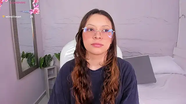 Snapshot of lanna_18_ chatting on 05/21/26, 12:02 lanna 18 online show from 05/21/26, 12:02
