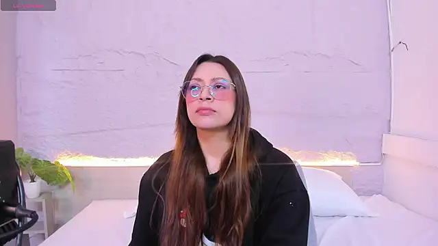 lanna 18  online show from 01/15/26, 11:46