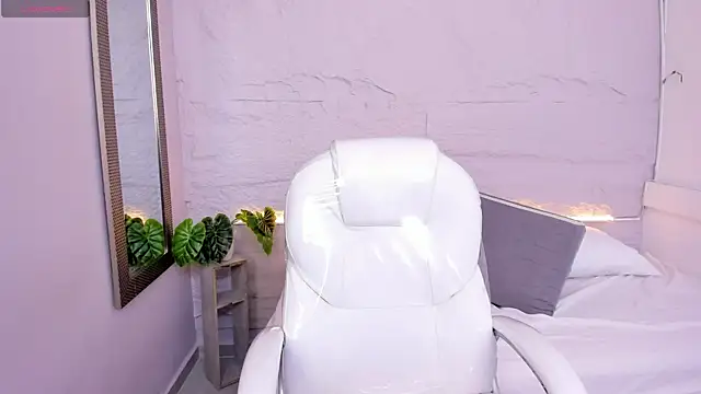 Snapshot of lanna_18_ chatting on 07/08/26, 12:06 lanna 18 online show from 07/08/26, 12:06