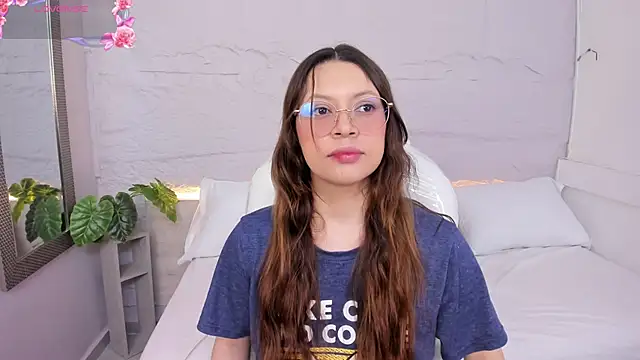 lanna 18  online show from 04/17/26, 11:35