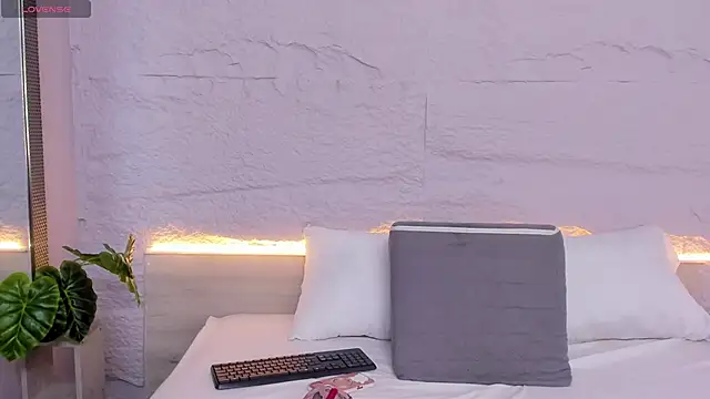 Snapshot of lanna_18_ chatting on 02/10/26, 11:53 lanna 18 online show from 02/10/26, 11:53