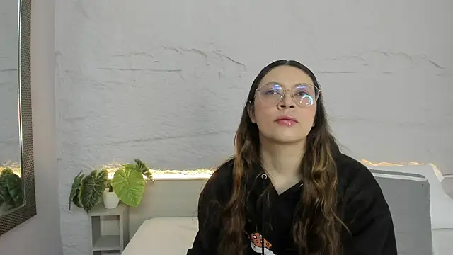 lanna 18  online show from 03/24/26, 11:32