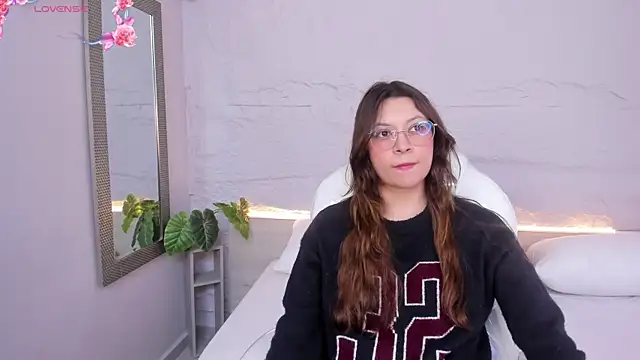 Snapshot of lanna_18_ chatting on 05/05/26, 11:57 lanna 18 online show from 05/05/26, 11:57