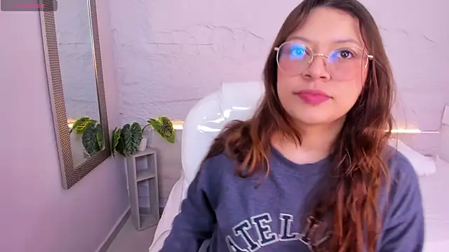 Snapshot of lanna_18_ chatting on 06/20/26, 11:48 lanna 18 online show from 06/20/26, 11:48