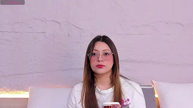 Snapshot of lanna_18_ chatting on 02/11/26, 11:54 lanna 18 online show from 02/11/26, 11:54