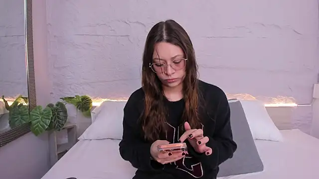 lanna 18  online show from 03/06/26, 11:49