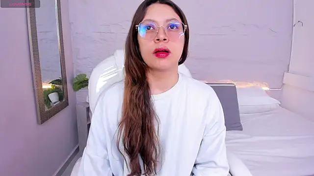 Snapshot of lanna_18_ chatting on 05/01/26, 11:15 lanna 18 online show from 05/01/26, 11:15