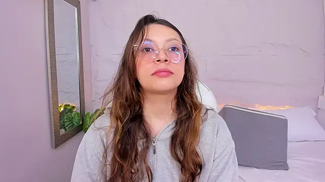 Snapshot of lanna_18_ chatting on 06/05/26, 12:00 lanna 18 online show from 06/05/26, 12:00
