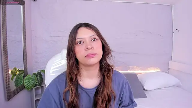 Snapshot of lanna_18_ chatting on 05/16/26, 11:31 lanna 18 online show from 05/16/26, 11:31