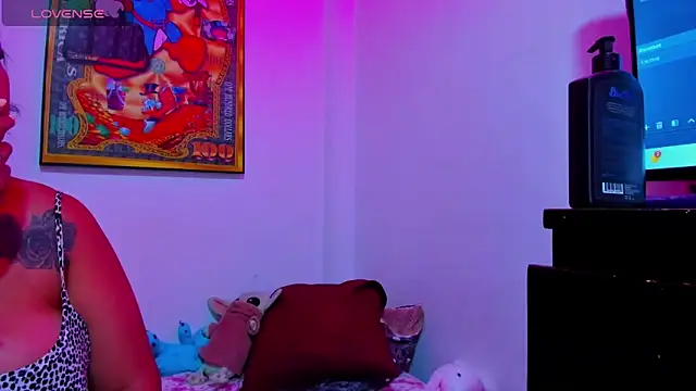 Ashley bigasss  online show from 04/17/26, 06:22