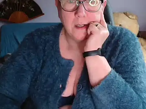 xmyriamx online show from 02/22/26, 09:33