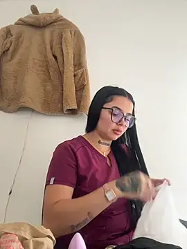 Mia  Bloom online show from 01/09/26, 02:13