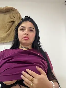 Mia  Bloom online show from 02/05/26, 12:45